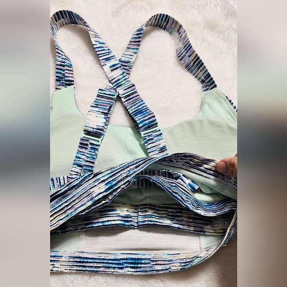 LIKE NEW Lululemon Pure Practice Bra Blurry Belle Multi / Sea Mist - Picture 10 of 16